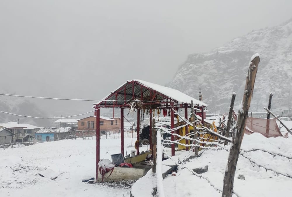 Uttarakhand weather News Update Today: Snowfall in Char dham and Hilly Area photos