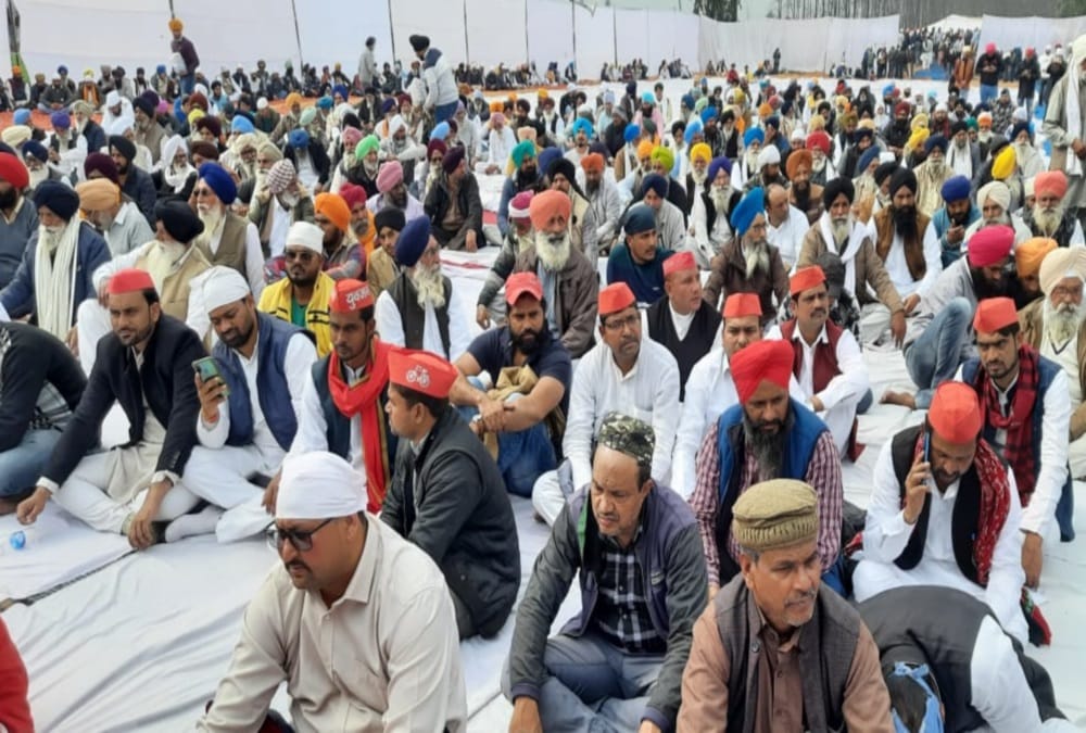 Uttarakhand news: Huge Crowd in farmers navreet House who died in tractor rally in delhi, Priyanka Gandhi also Reached photos