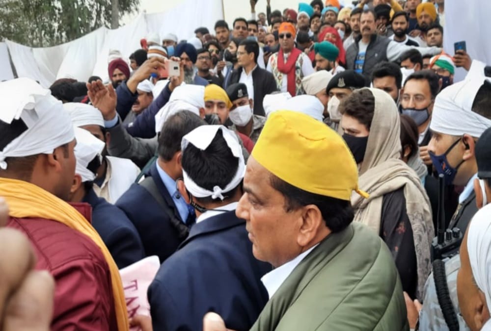 Uttarakhand news: Huge Crowd in farmers navreet House who died in tractor rally in delhi, Priyanka Gandhi also Reached photos