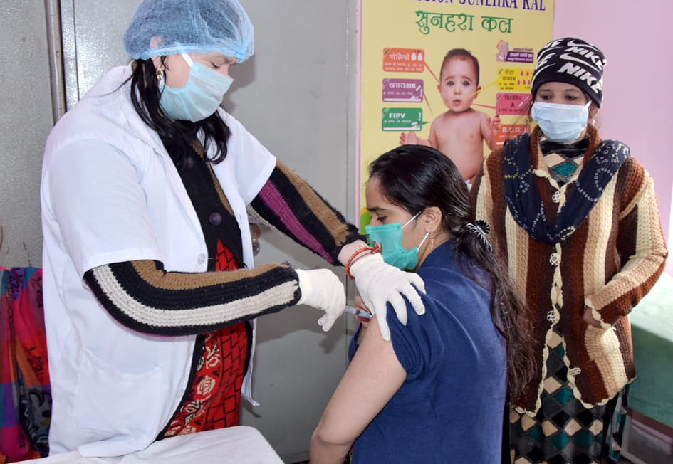 82.1 percent of health workers in the district get vaccinated