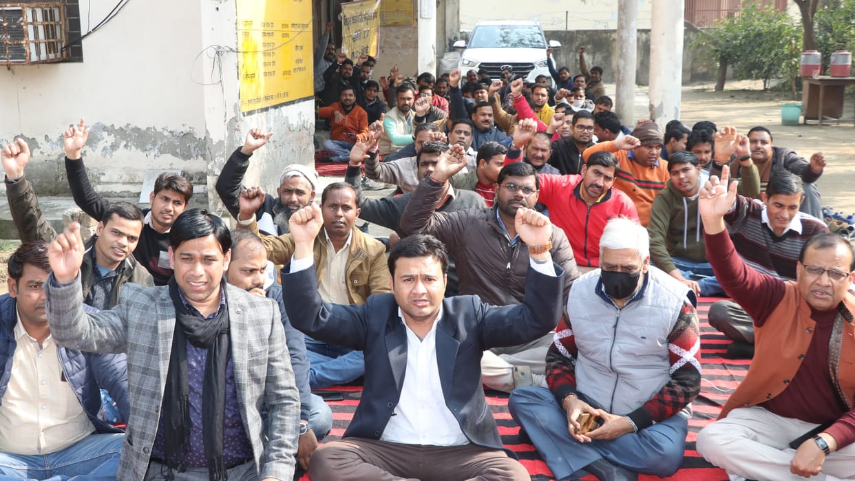 Work boycott in protest against privatization of electricity