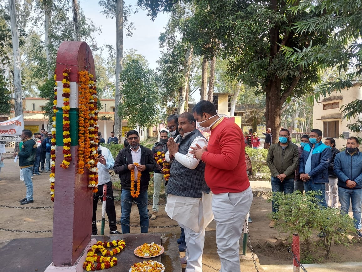 Students pulled out Prabhat Ferry at the inauguration of Chauri Chaura Shatabdi Festival