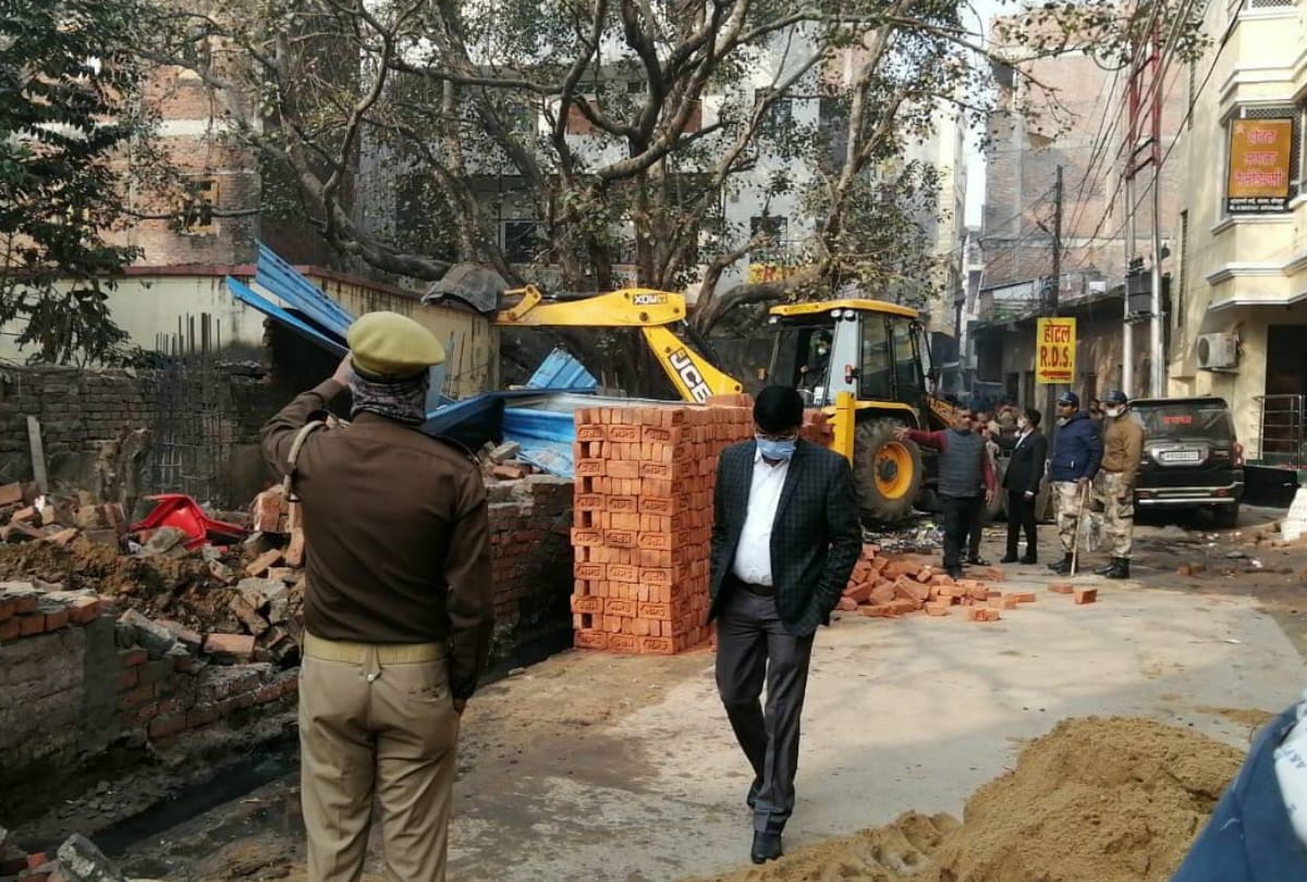 Police action taken within an hour against land mafia after Complaint CM Yogi Janta Darbar