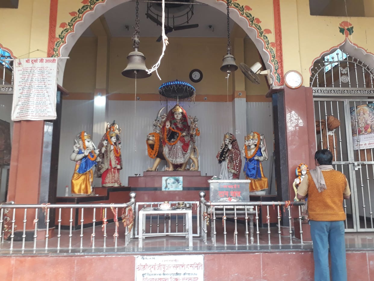 Thieves steal silver crown from Maa Durga's statue