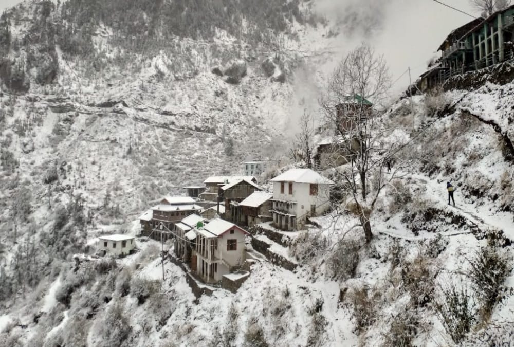 Uttarakhand weather News update Today: Heavy Snowfall in Hilly Areas Awesome photos