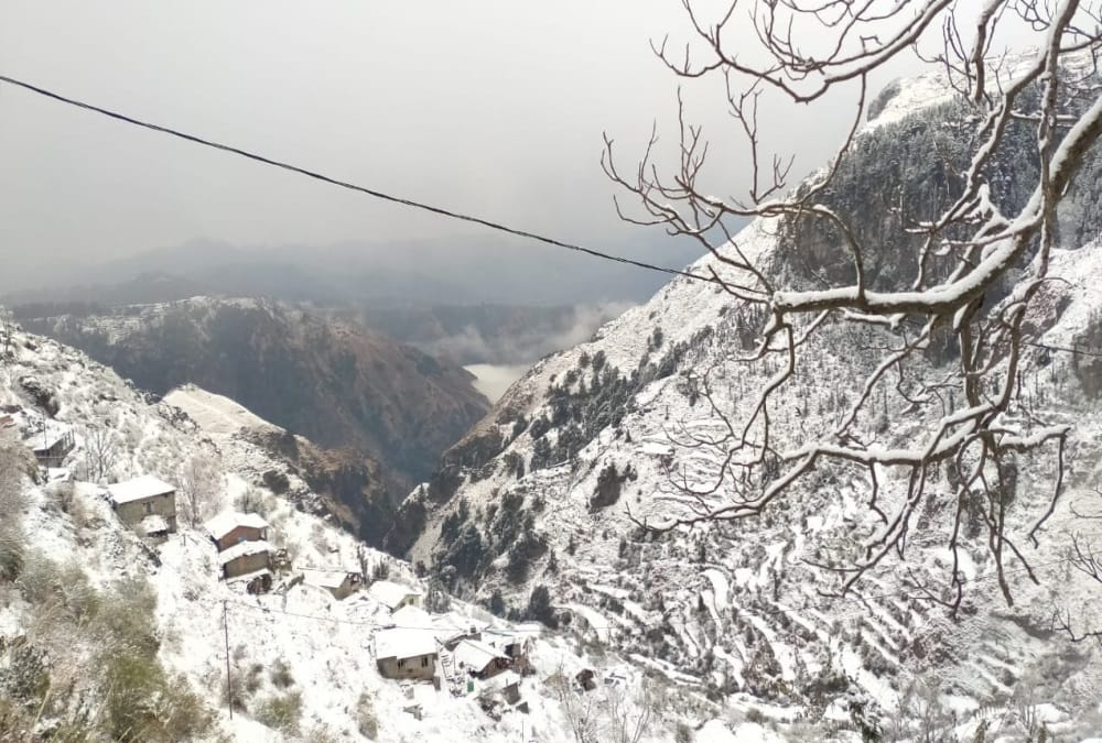 Uttarakhand weather News update Today: Heavy Snowfall in Hilly Areas Awesome photos