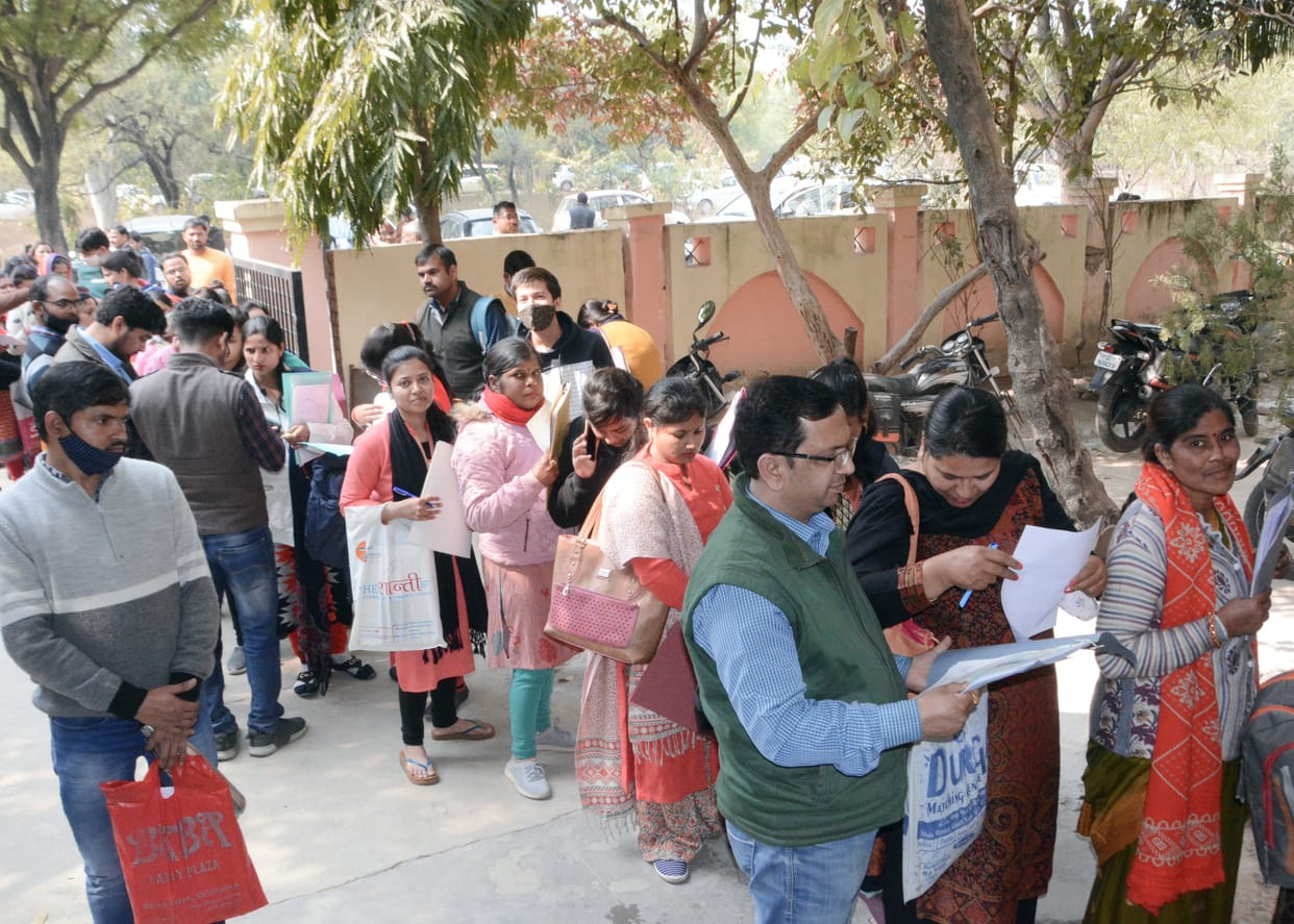 Hundreds of teachers arrived to join Firozabad