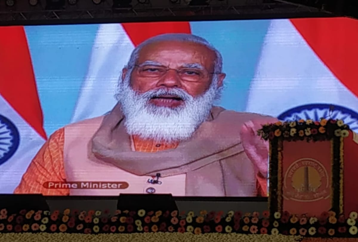 Narendra Modi Inauguration to Chauri Chaura Mahotsav in gorakhpur honored to farmer