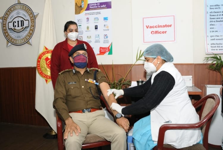 Haryana : Corona vaccination of Policemen started 