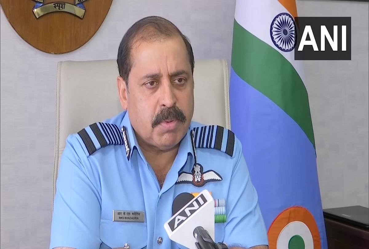 Air Force: Air Chief Marshal RKS Bhadauria reaches Prayagraj, emphasis on ensuring cyber security