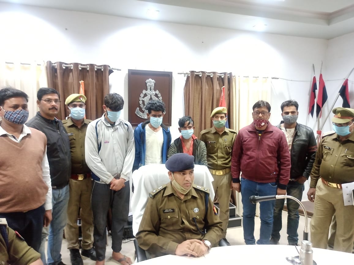 three thief arrested, jewelry cash recovered