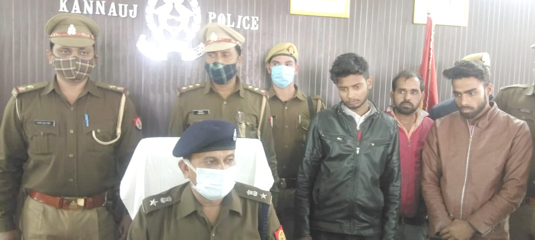 lokadaun mein hue berojagaar, gaing banaakar shuroo kee lootapaat