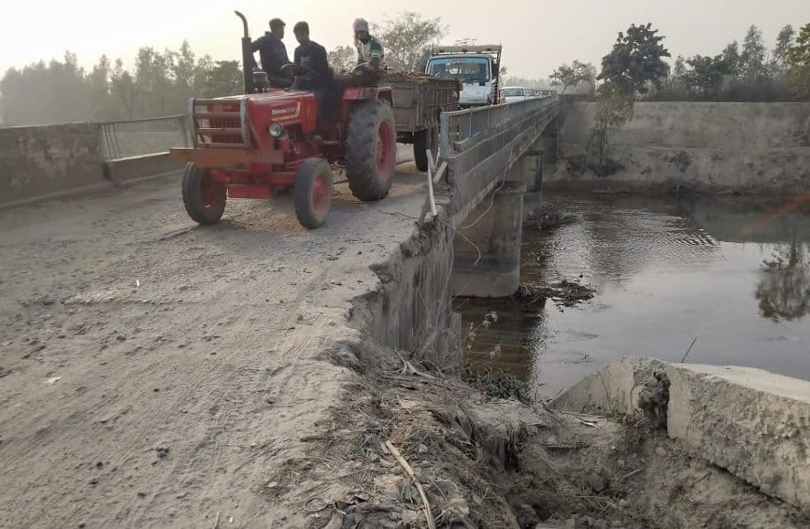 Eastern Ganga Canal Bridge broken railings, accident prone