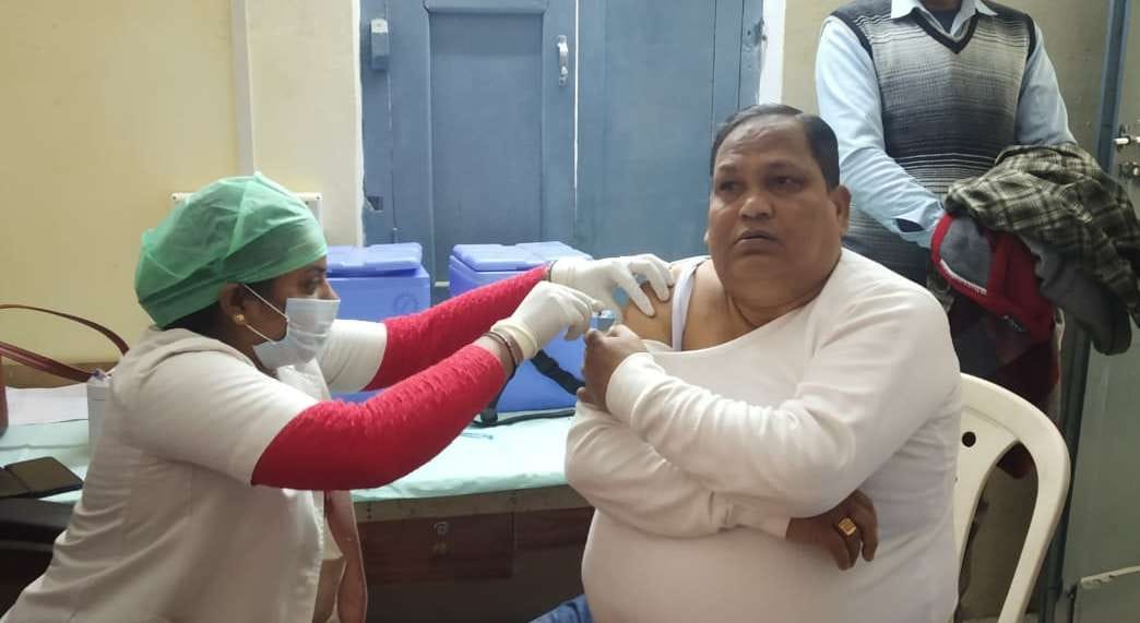 corona vaccine in ballia