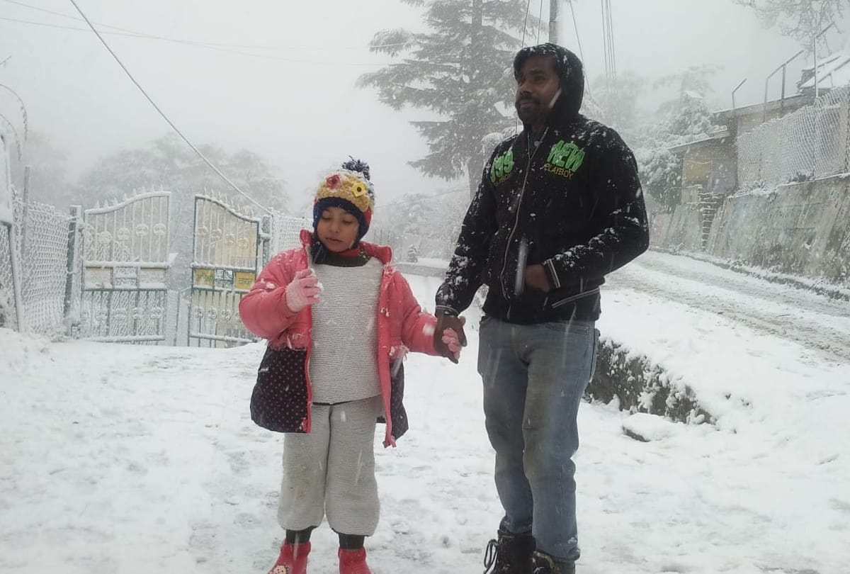 fresh snowfall in shimla manali lahaul dalhousie Narkanda kufri