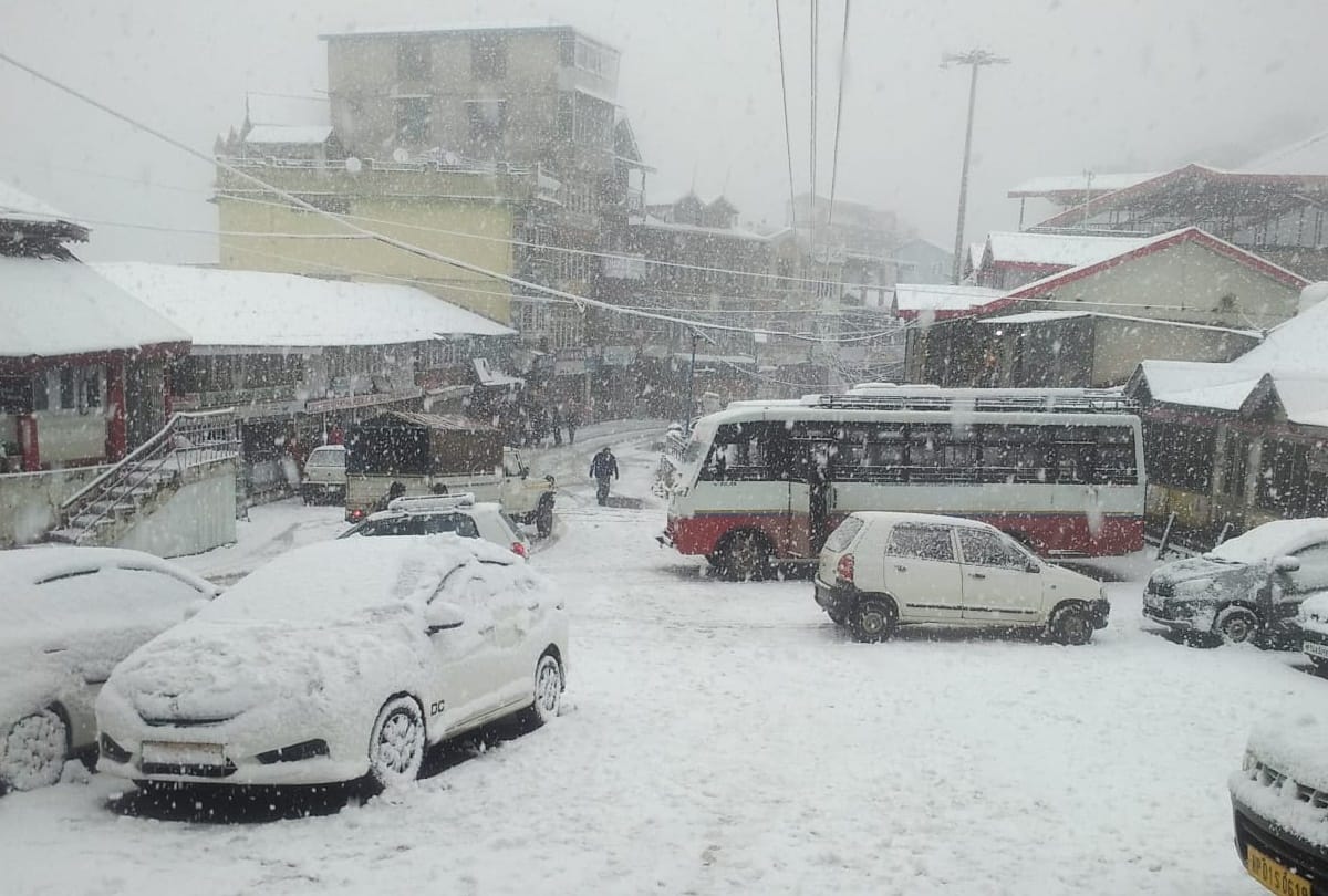 fresh snowfall in shimla manali lahaul dalhousie Narkanda kufri