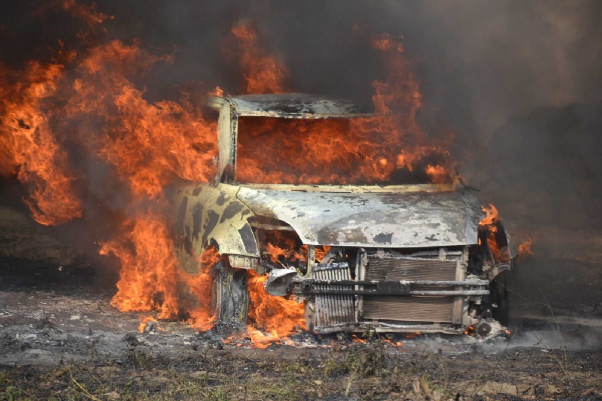 Two cars burnt to ashes in Shamli of Uttar Pradesh