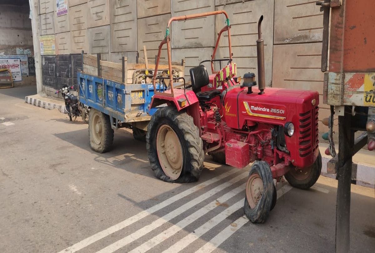 three mining mafia arrested after police encounter in agra