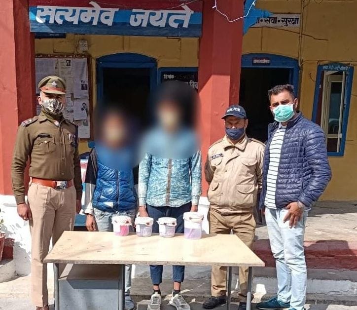a woman was cheated 19 thousand rupees through online shopping by a man describing himself as an army man