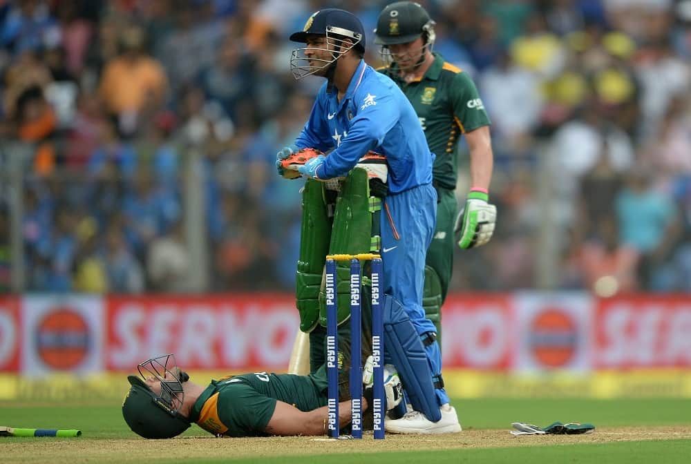 IND vs ENG: Virat Kohli helps Joe Root suffering from pain, BCCI shares video saying spirit of cricket