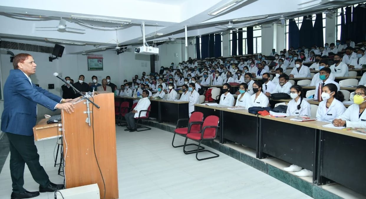 Medical service is not compared to any other profession: VC