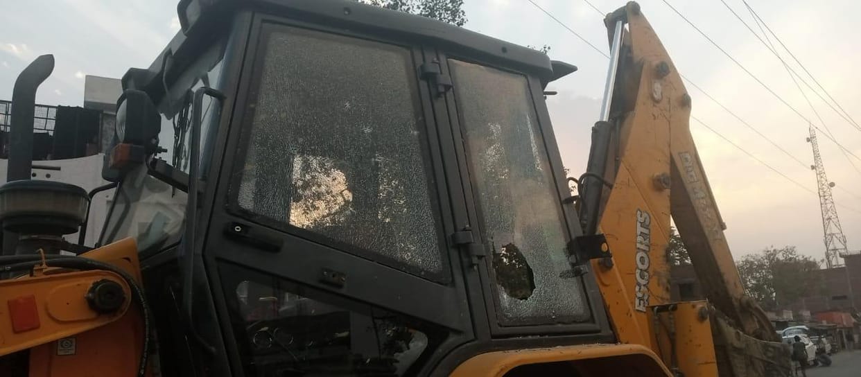 When a stone was hit on JCB, the glass broke, nozzle