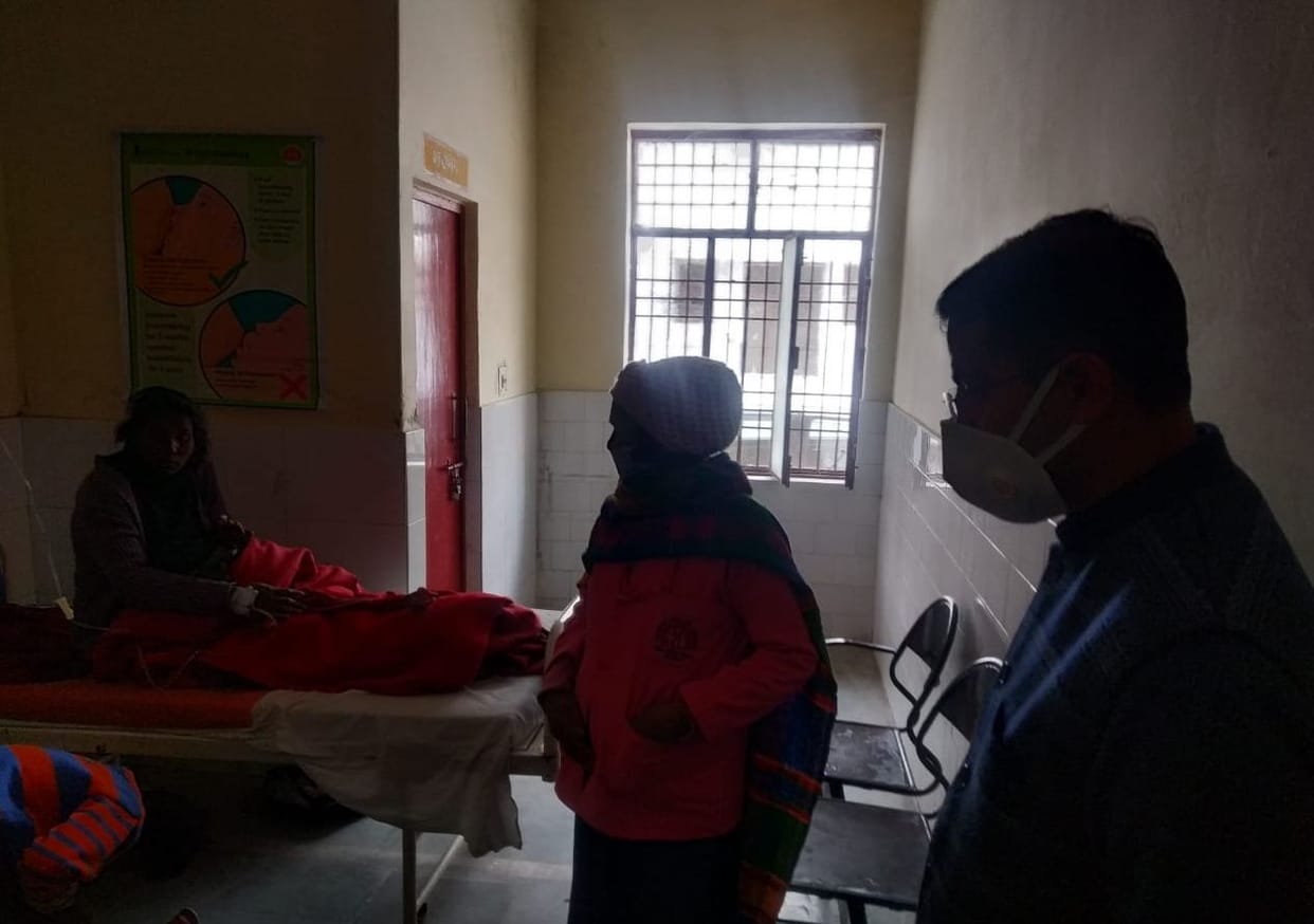 A WOMAN WAS NOT ADMITTED TO A HOSPITAL AND SHE GAVE BIRTH TO A CHILD ON THE GATE