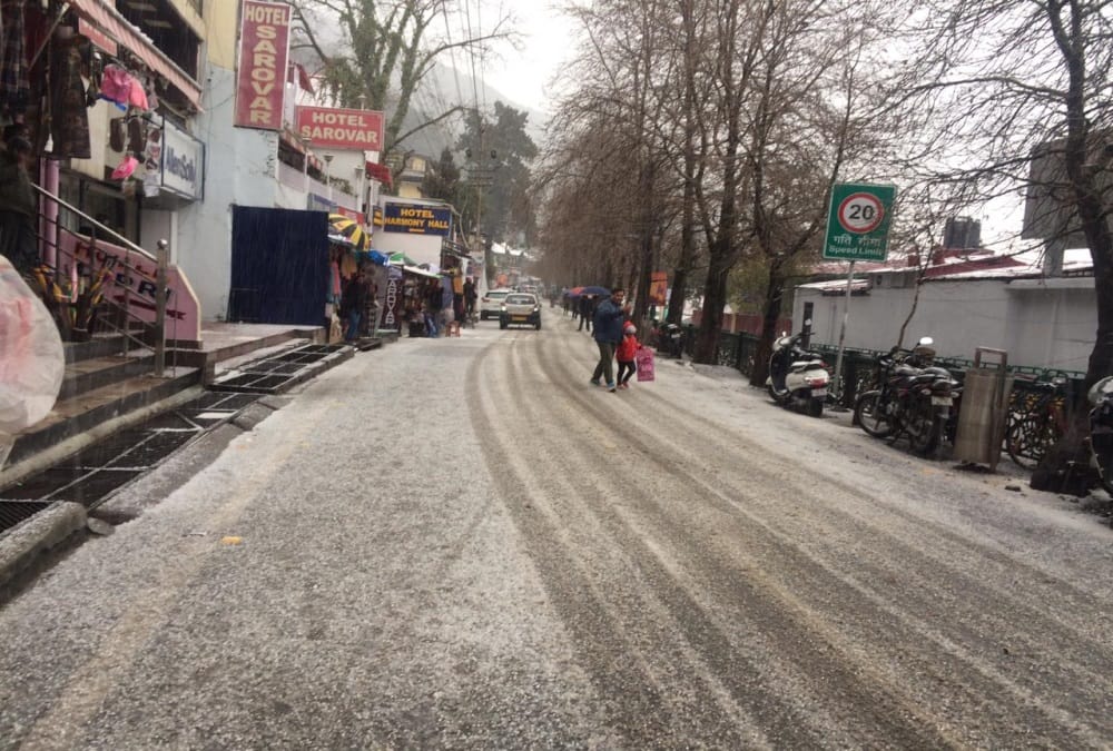 Uttarakhand Weather Update News: Snowfall and Rainfall in Hilly Areas, Hailstorm in nainital