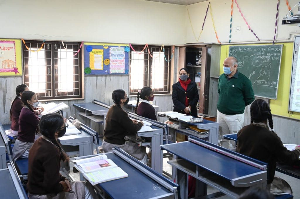 Delhi Govt School Students To Get NEET JEE Exams Free Coaching