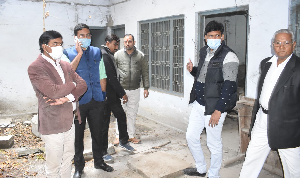 Officers inspected fighter building