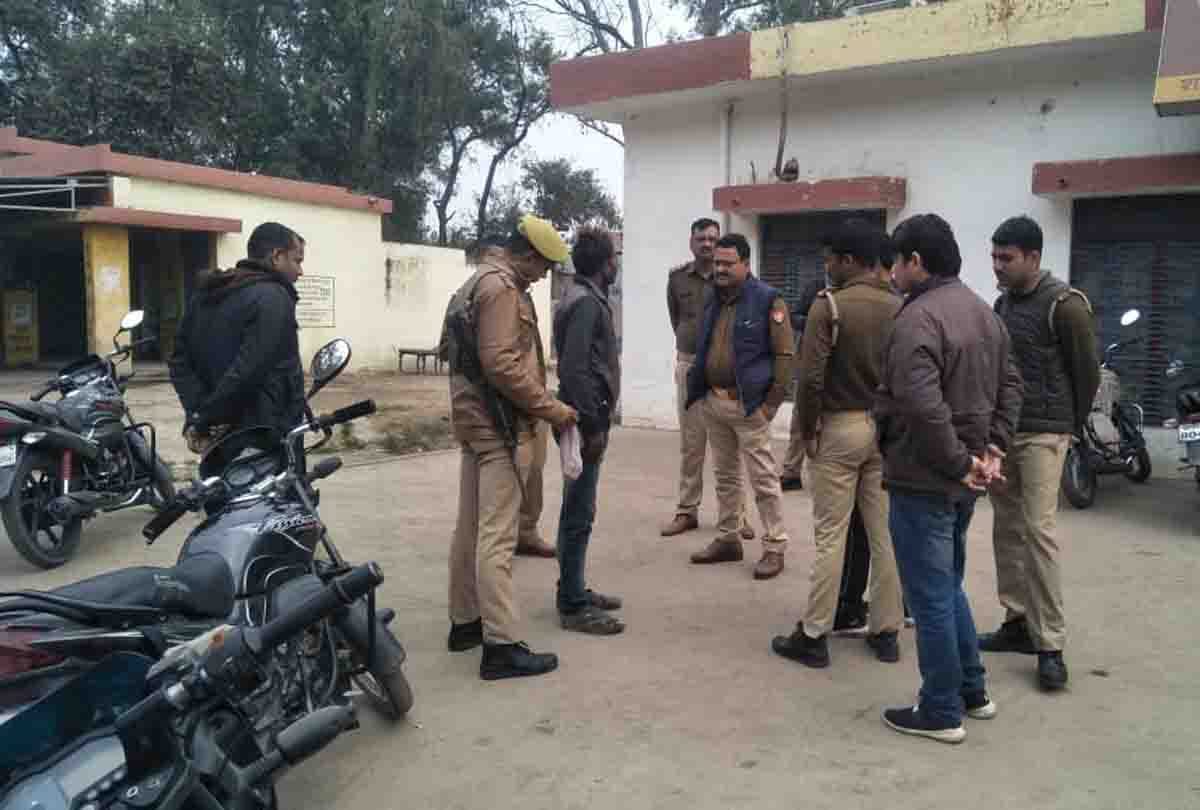 Jalaun: Thieves enter inside bank to broke wall, try to break ATM-locker