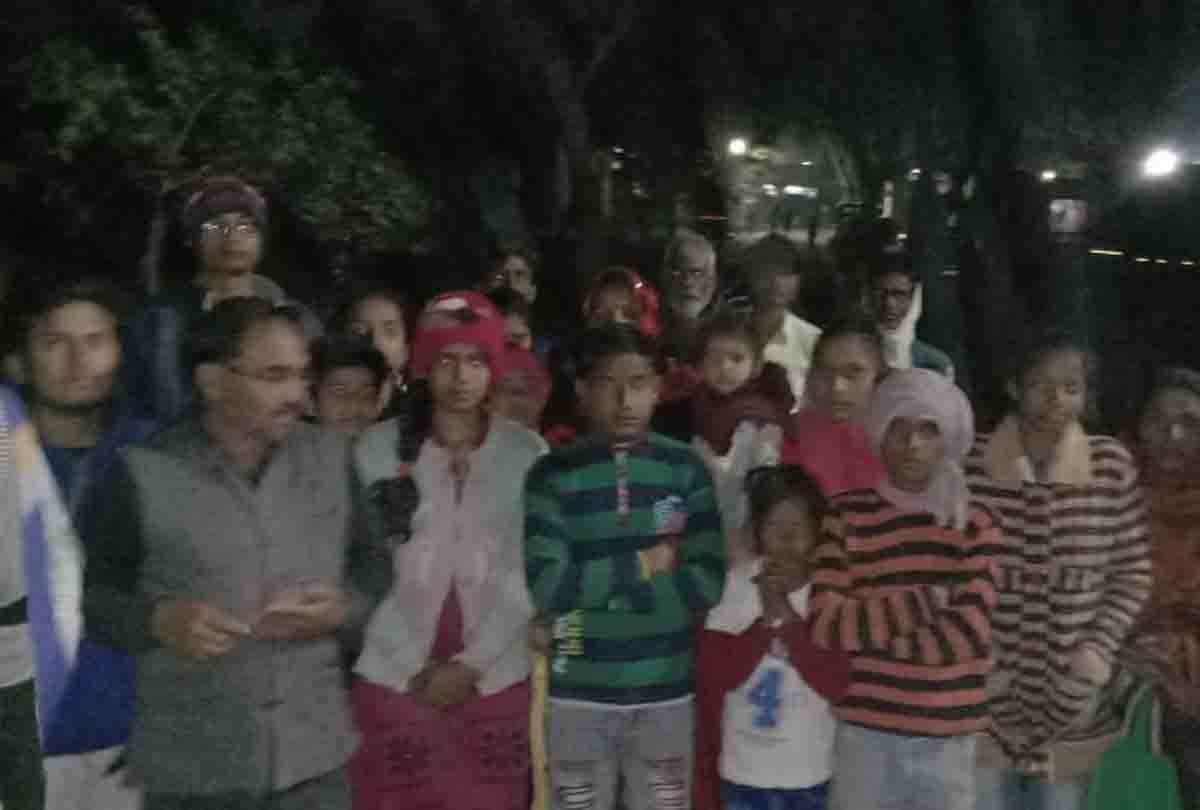 attacked by angry villagers shouting slogans of Jayshree Ram during immersion trip in Kannauj