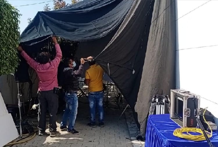 Farmers stop shooting of Actor Bobby Deol film in Patiala