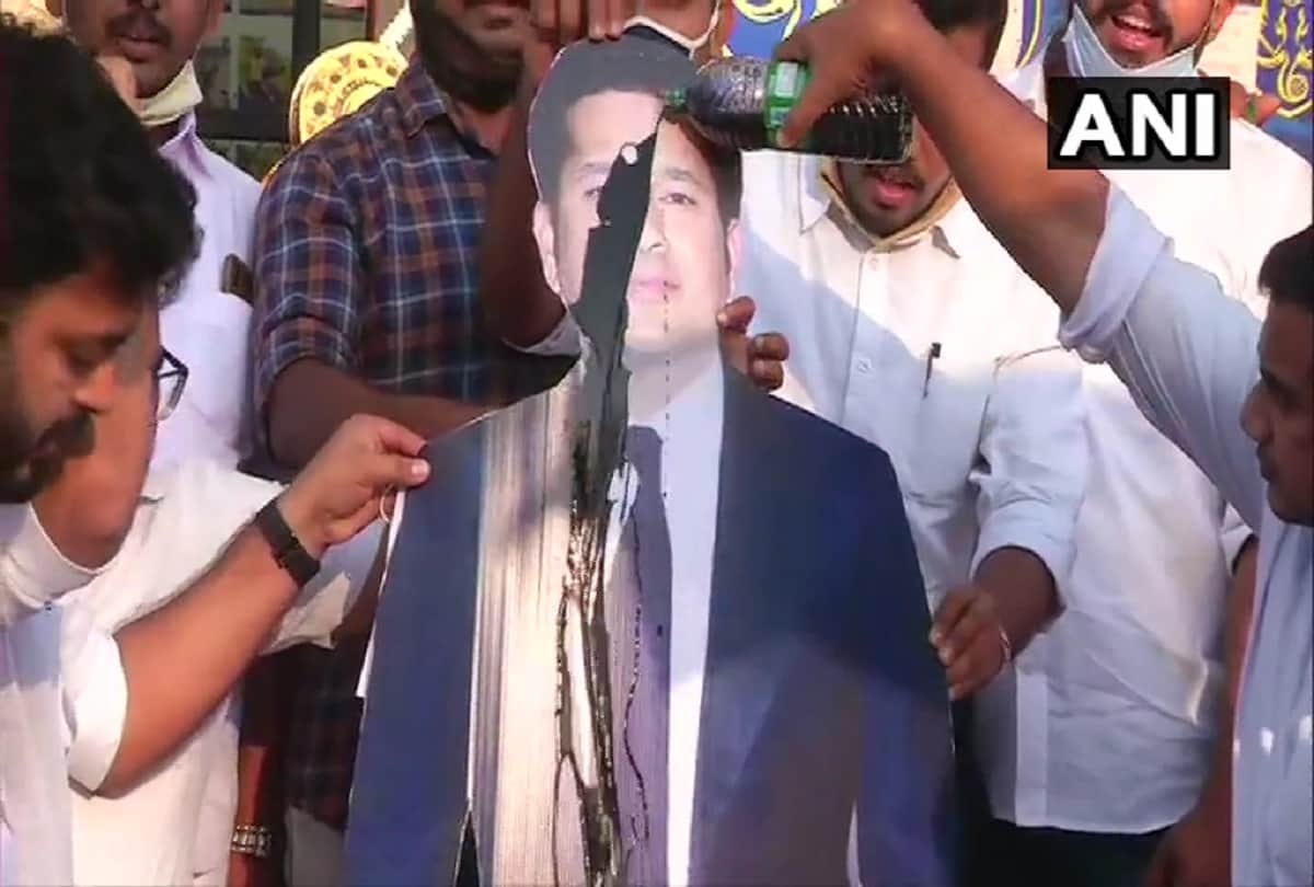 Sachin Tendulkar cut out smeared with black oil in kerala, now former captain got support from birthday boy Sreesanth