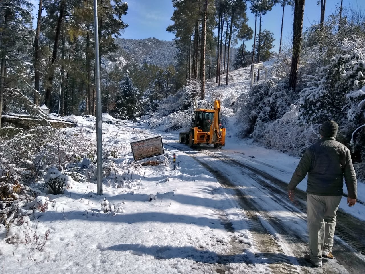 Uttarakhand Snowfall news update today: Gangotri-Yamunotri, Badrinath highway and Auli road Closed