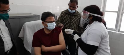 Corona Vaccination in Purvanchal DM SP vaccinated