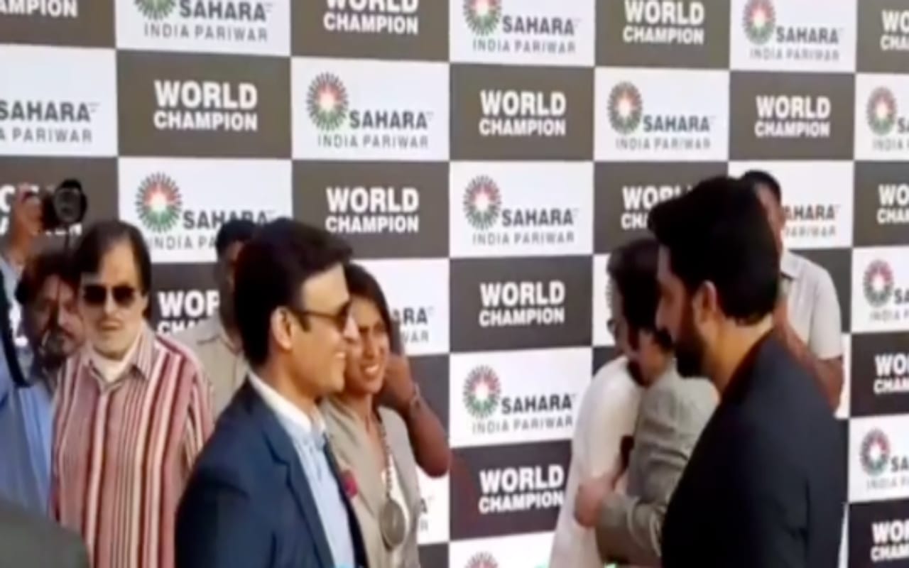 Vivek Oberoi wished Abhishek a very happy birthday