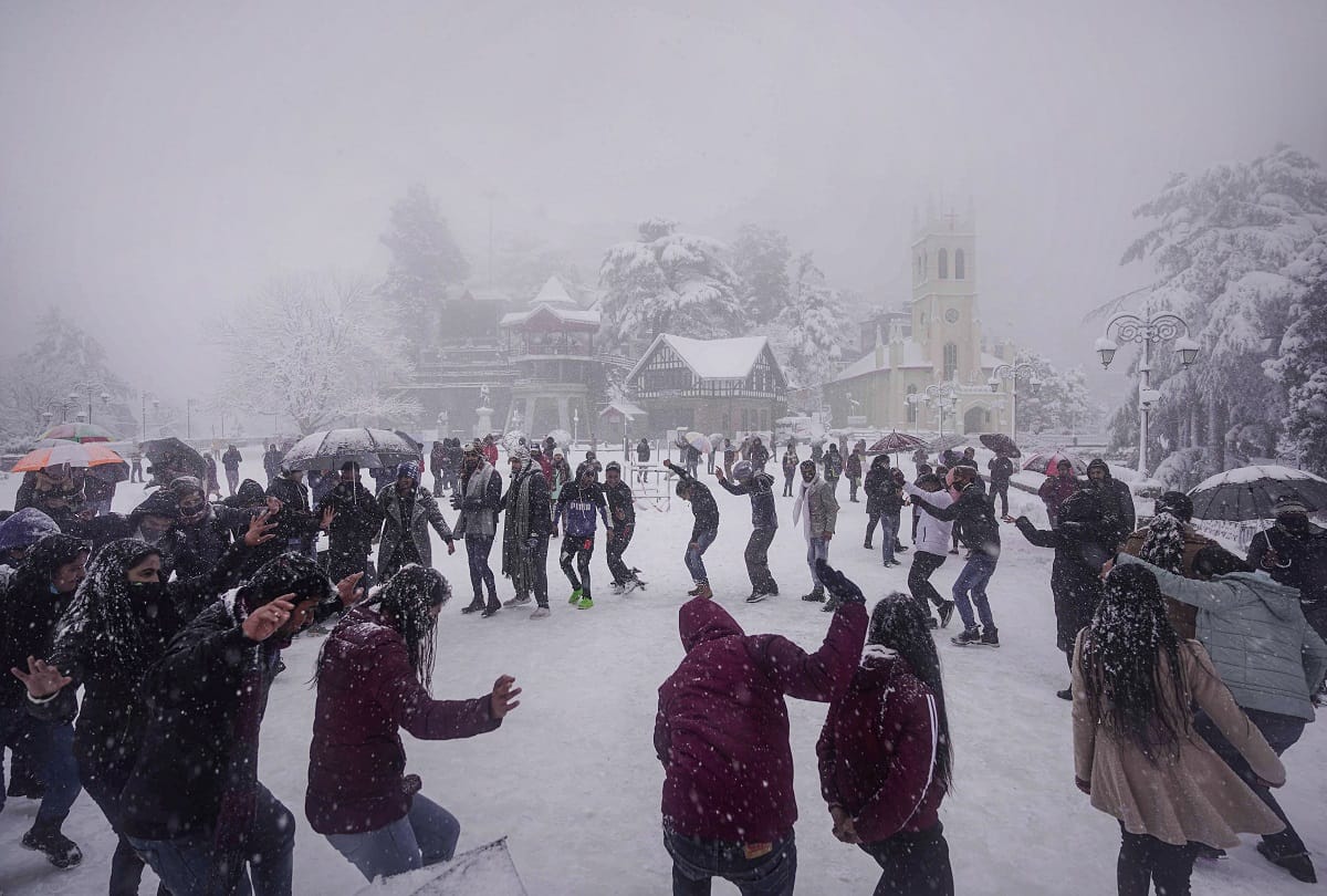Weather Forecast Update Today in Uttarakhand Himachal Pradesh Jammu Kashmir News snowfall rain north india thunderstorm