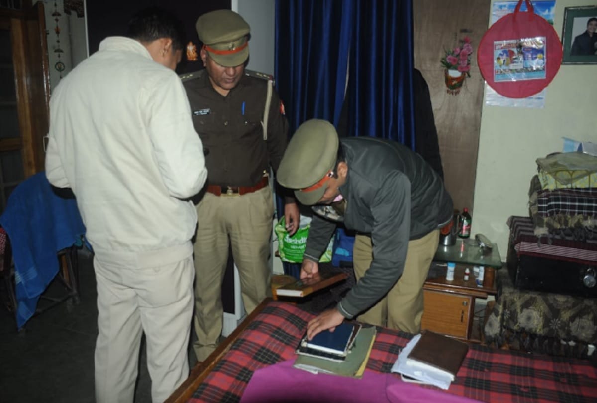 UP news: Retired District Veterinary Officer in Lucknow commits suicide with son