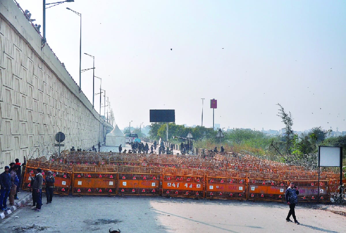 Delhi news: Farmers and the police ready for chakkajam