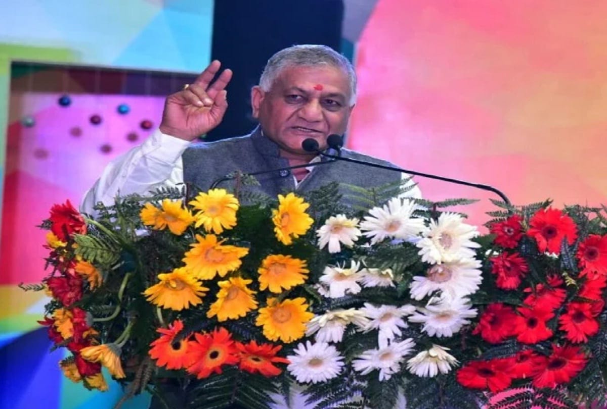 Rakesh Tikait sitting on protest in Competition of Punjab organizations: VK Singh