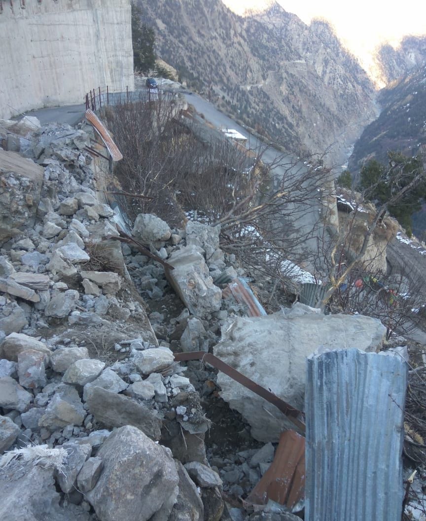 Apple plant destroyed by falling riot, vehicle buried in debris