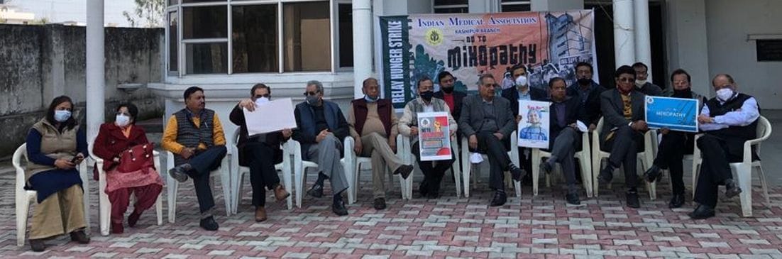Doctors Strike against Mixotherapy