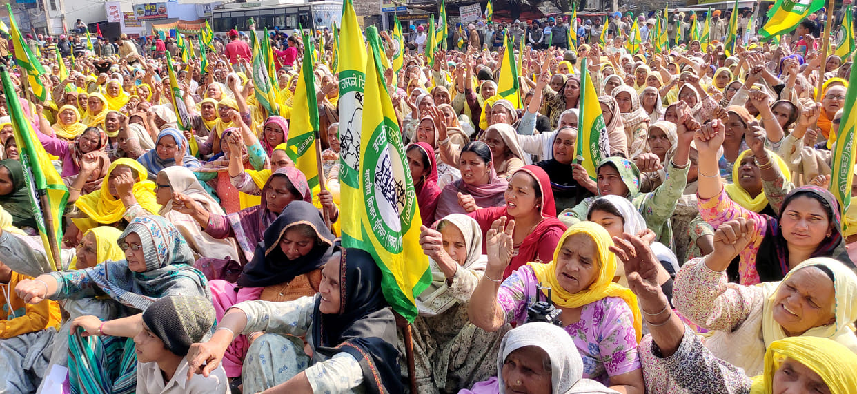 Large number of women participated in Chakka Jam, Sunam, Sangrur