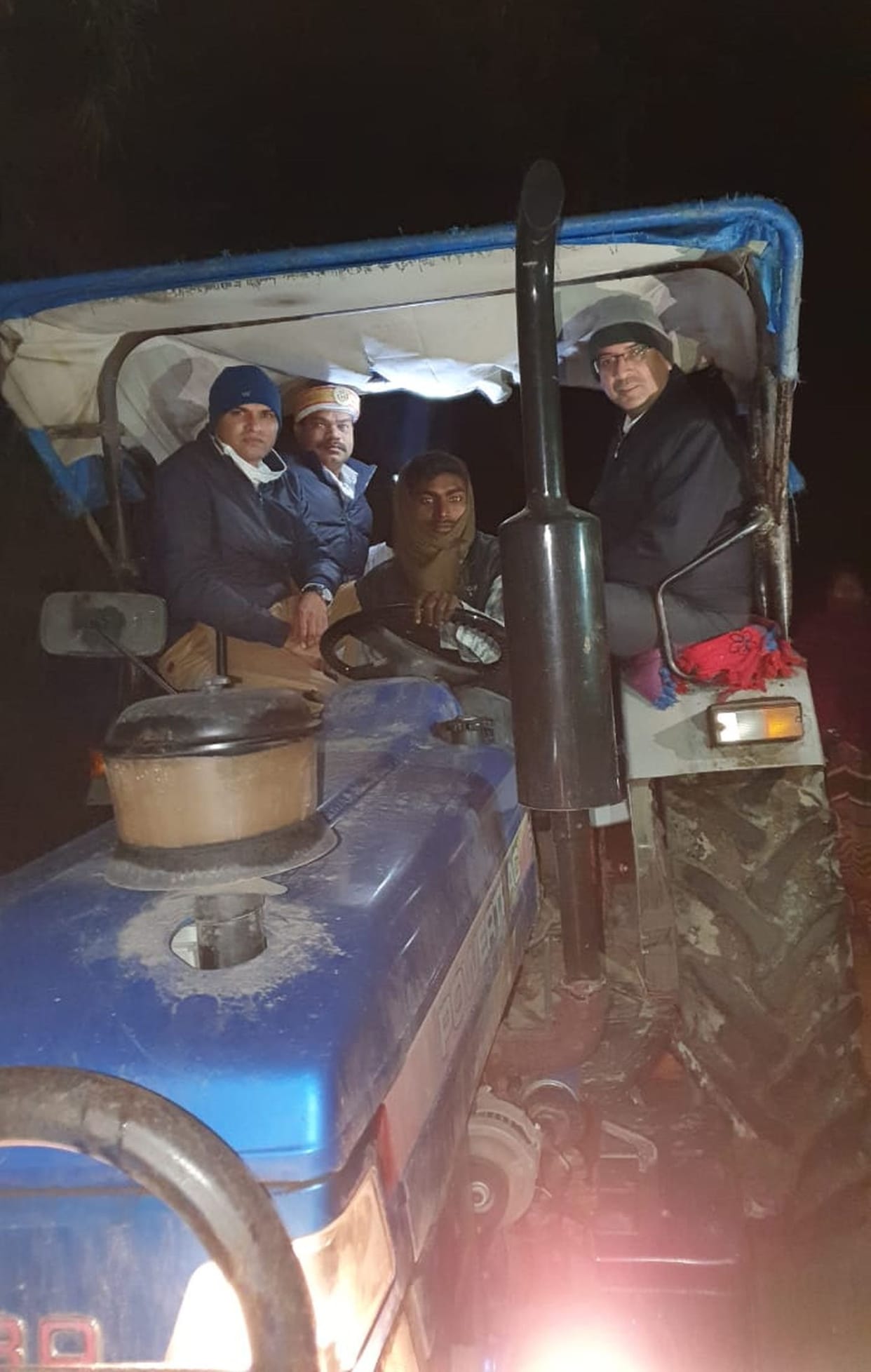 SDM arrived by tractor to meet fire victims