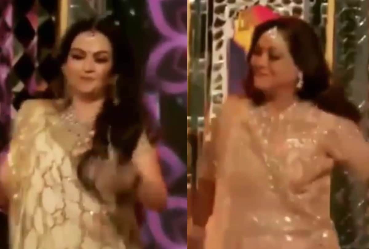 Have A Look At These Unseen Pictures Of Nita Ambani And Tina Ambani