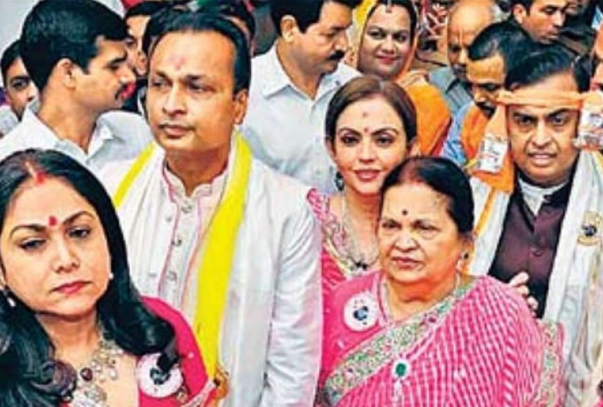 Have A Look At These Unseen Pictures Of Nita Ambani And Tina Ambani