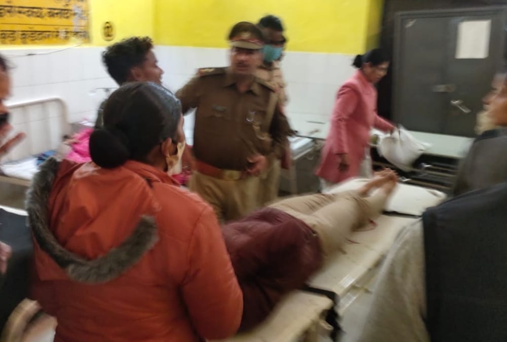 Women constable fall ill after corona vaccination in Ayodhya.
