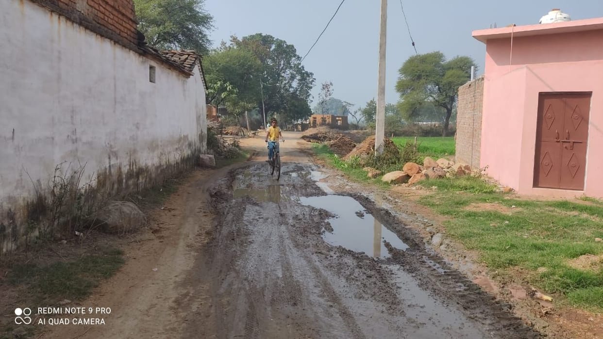 mud gathered at village barkhiriya road