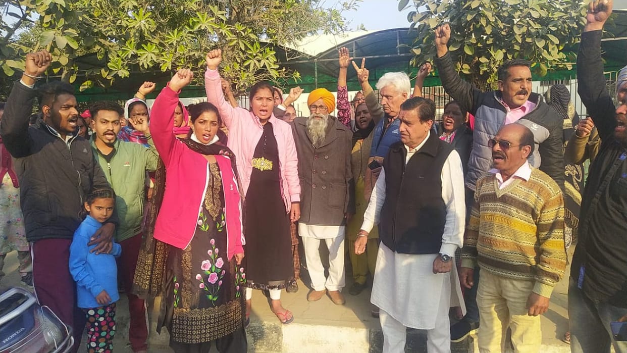Social group siege Police Station Civil Line in Bathinda
